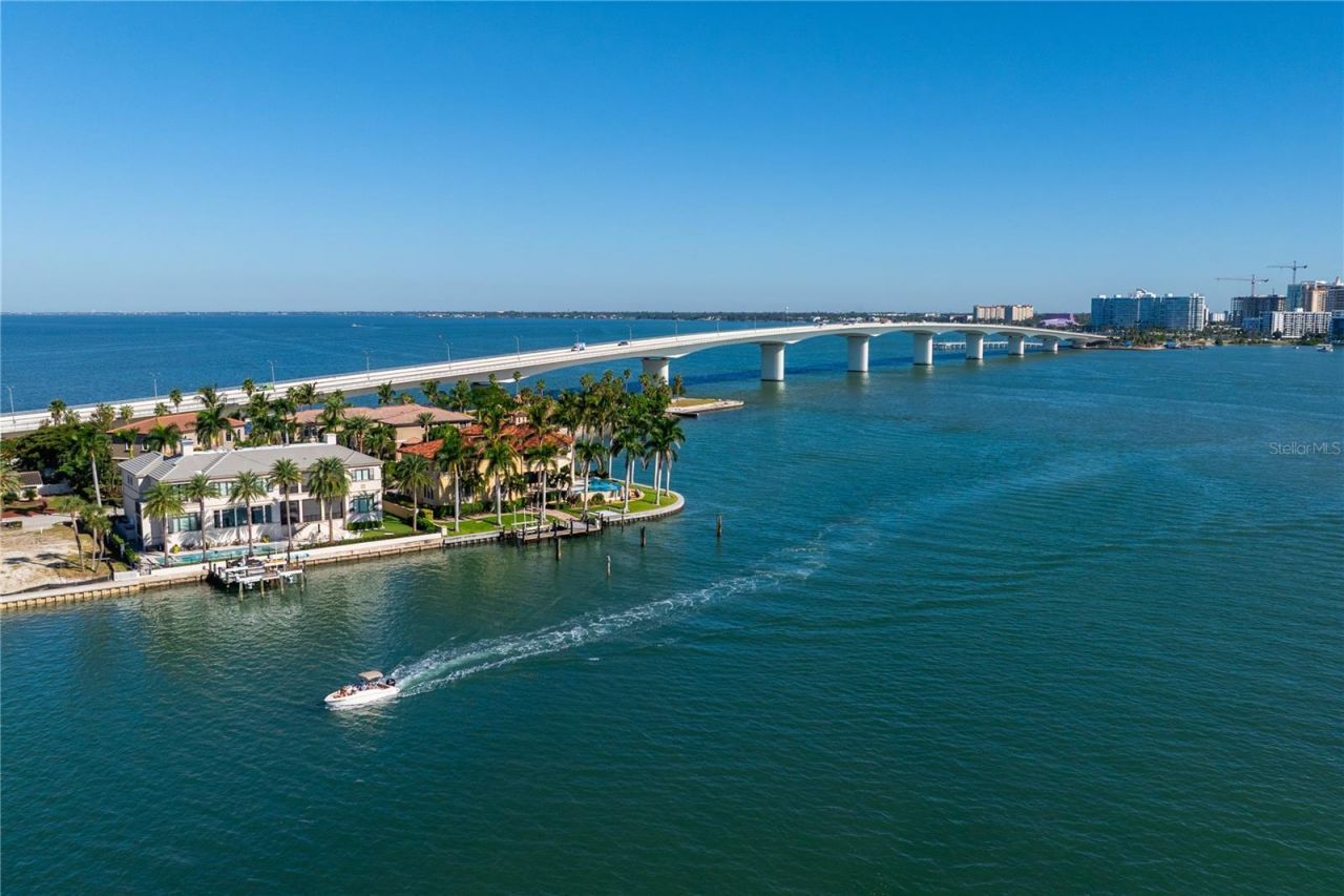 526 N Spoonbill Drive, Sarasota, FL 34236 Photo