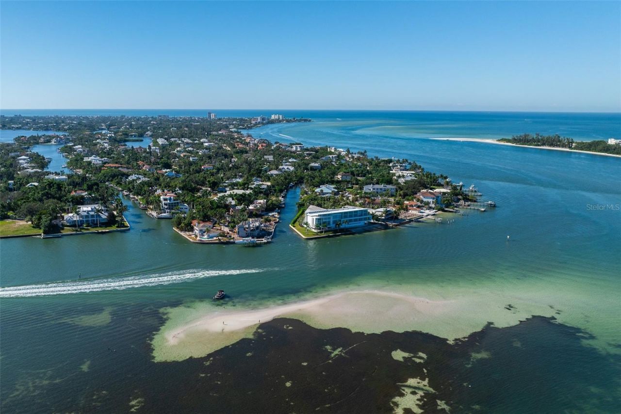 526 N Spoonbill Drive, Sarasota, FL 34236 Photo