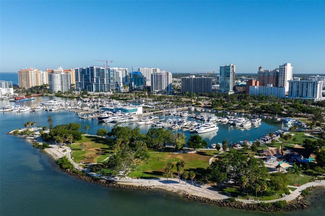 526 N Spoonbill Drive, Sarasota, FL 34236 Photo