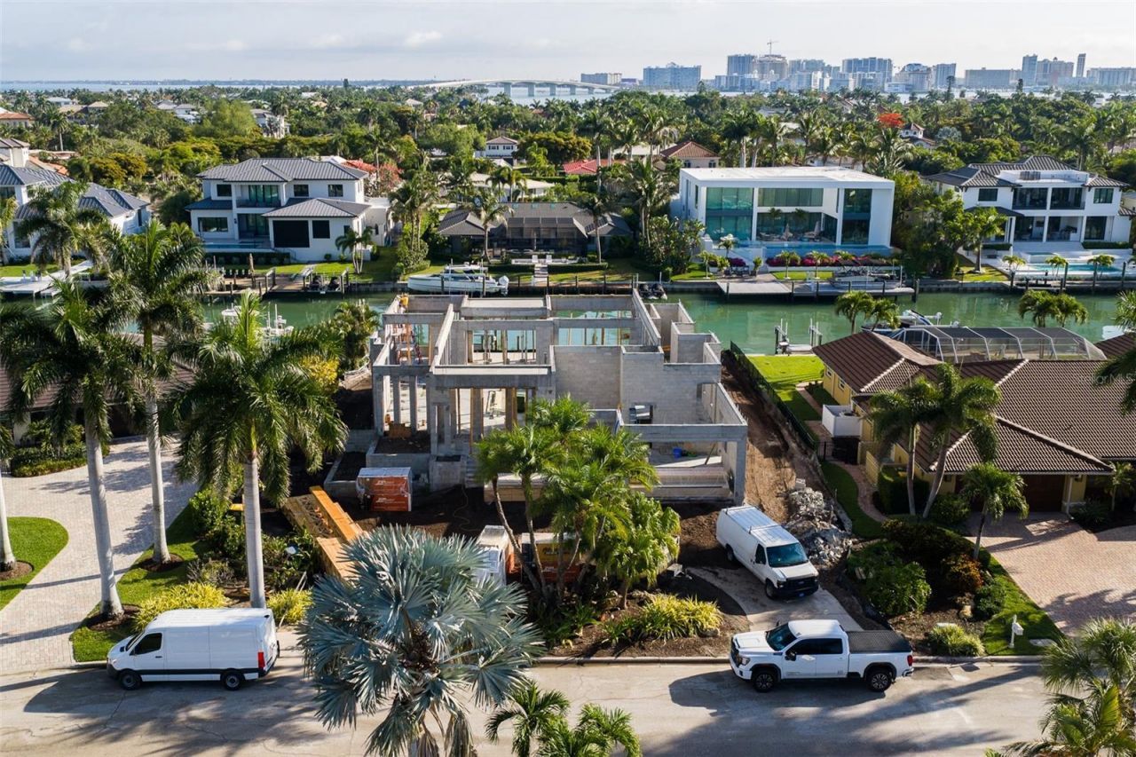 526 N Spoonbill Drive, Sarasota, FL 34236 Photo