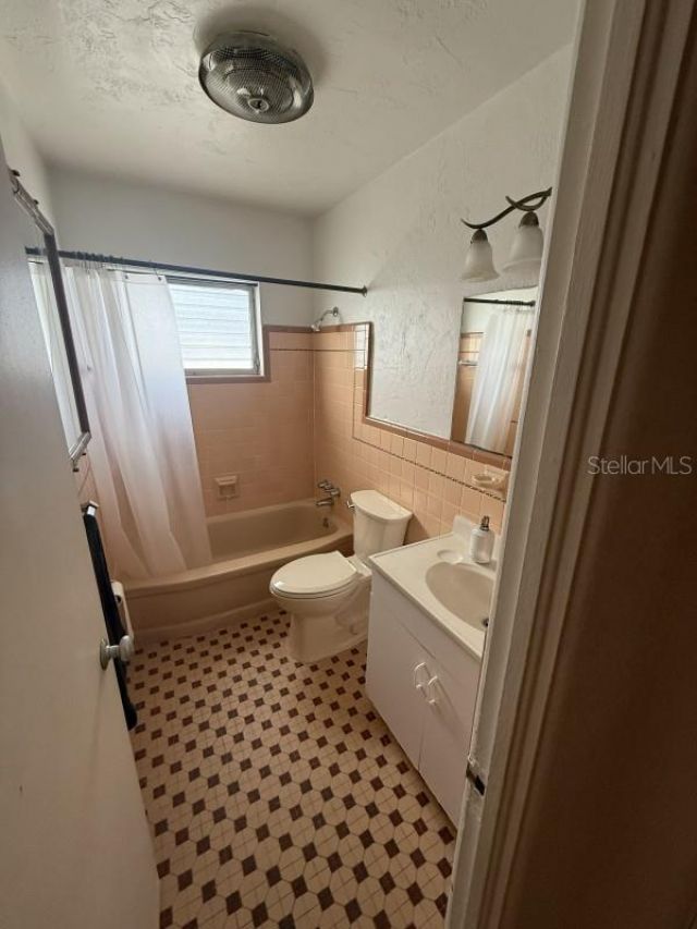 3676 Abington Avenue S, Saint Petersburg, FL 33711 Photo