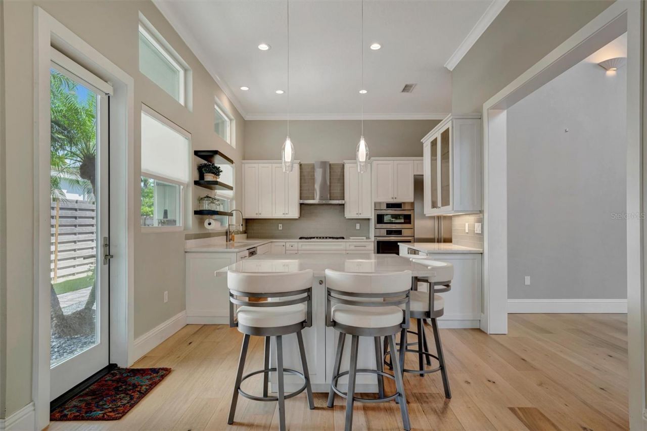 1511 N Lake Shore Drive, Sarasota, FL 34231 Photo