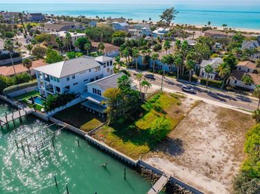 1805 PASS-A-GRILLE WAY, ST PETE BEACH, FL 33706