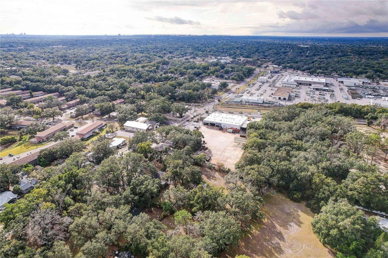 6905 & 6907 Rowlett Park Drive, Tampa, FL 33610 Photo