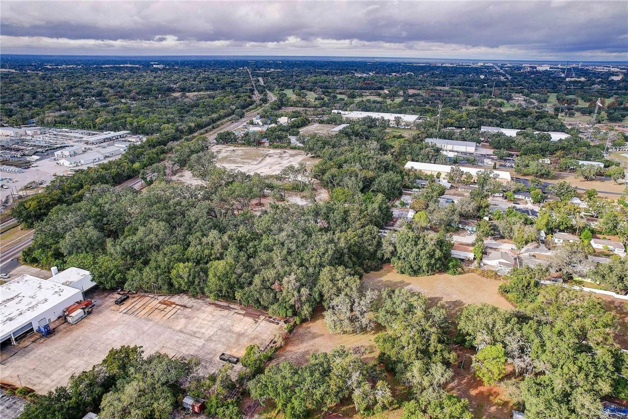 6905 & 6907 Rowlett Park Drive, Tampa, FL 33610 Photo