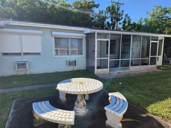 2213 LINCOLN ST, Unit 14, Hollywood, FL 33020