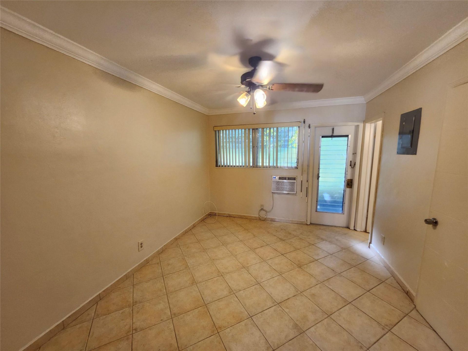 2213 Lincoln Street, Unit 14, Hollywood, FL 33020 Photo