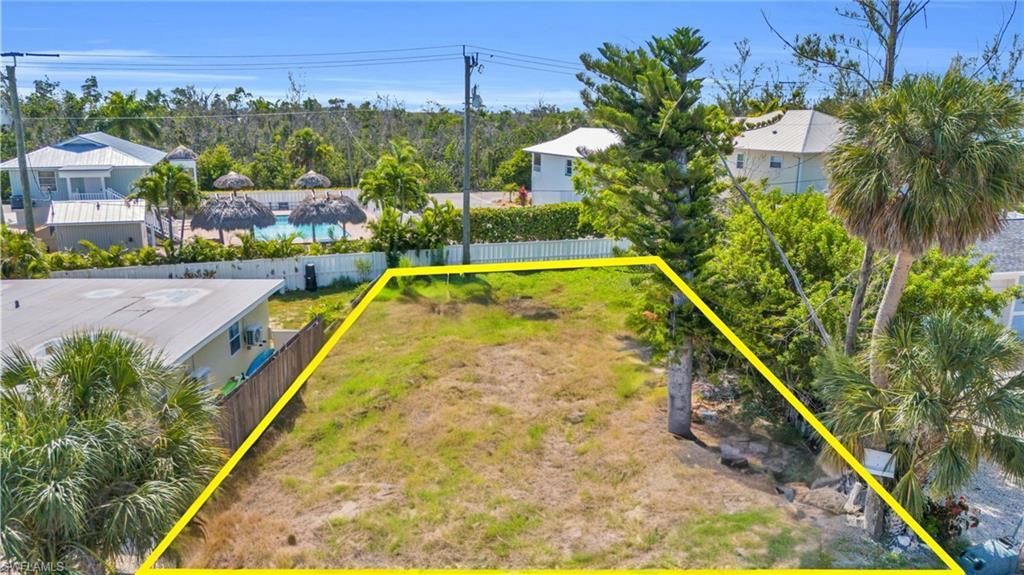 250 Fairweather Ln, Fort Myers Beach, FL 33931 Photo
