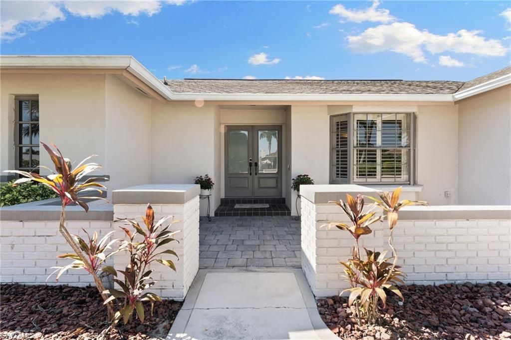 864 S Town And River Dr, Fort Myers, FL 33919 Photo