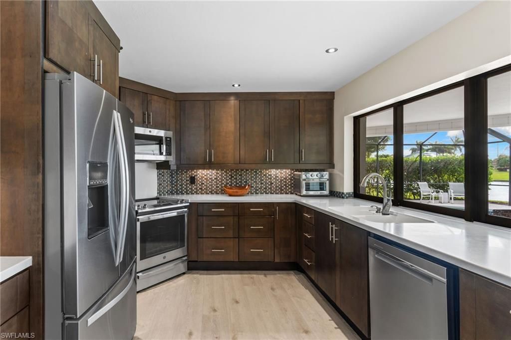 864 S Town And River Dr, Fort Myers, FL 33919 Photo