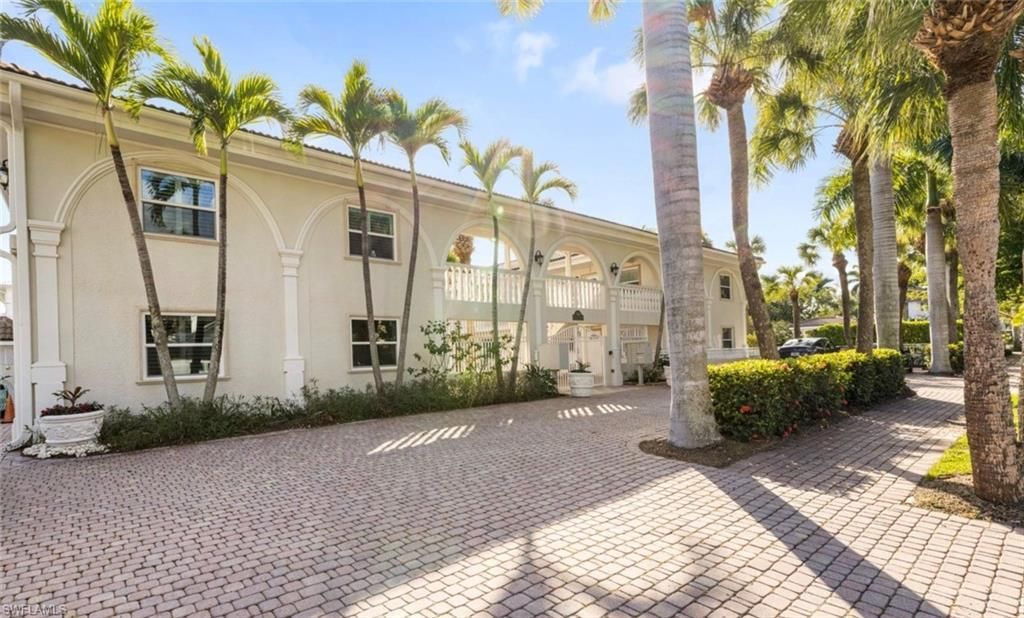 980 7th Ave S, Unit 204, Naples, FL 34102 Photo