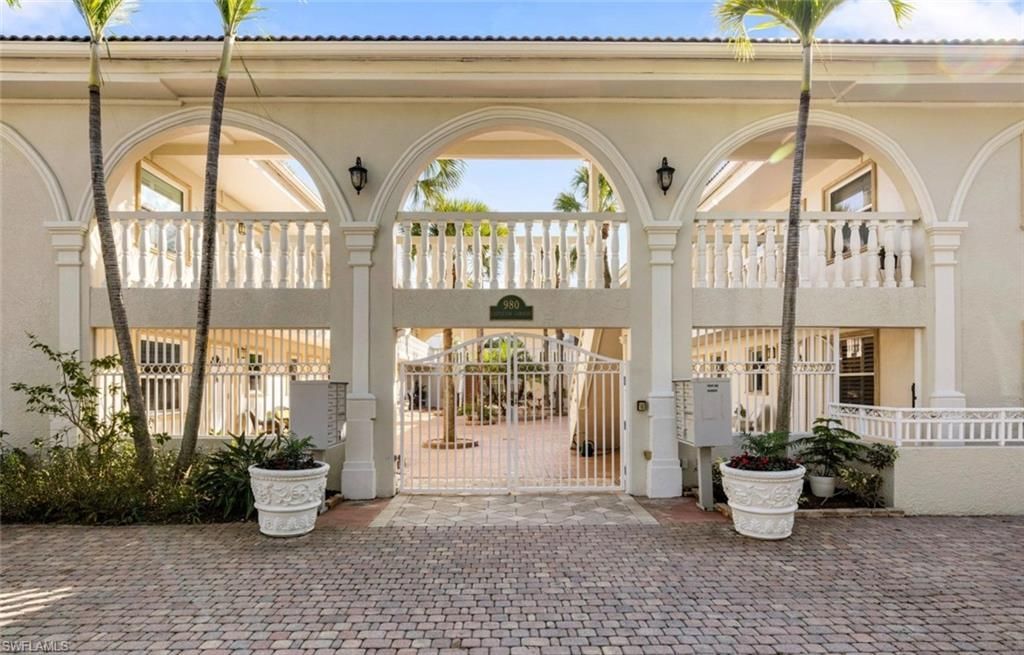 980 7th Ave S, Unit 204, Naples, FL 34102 Photo