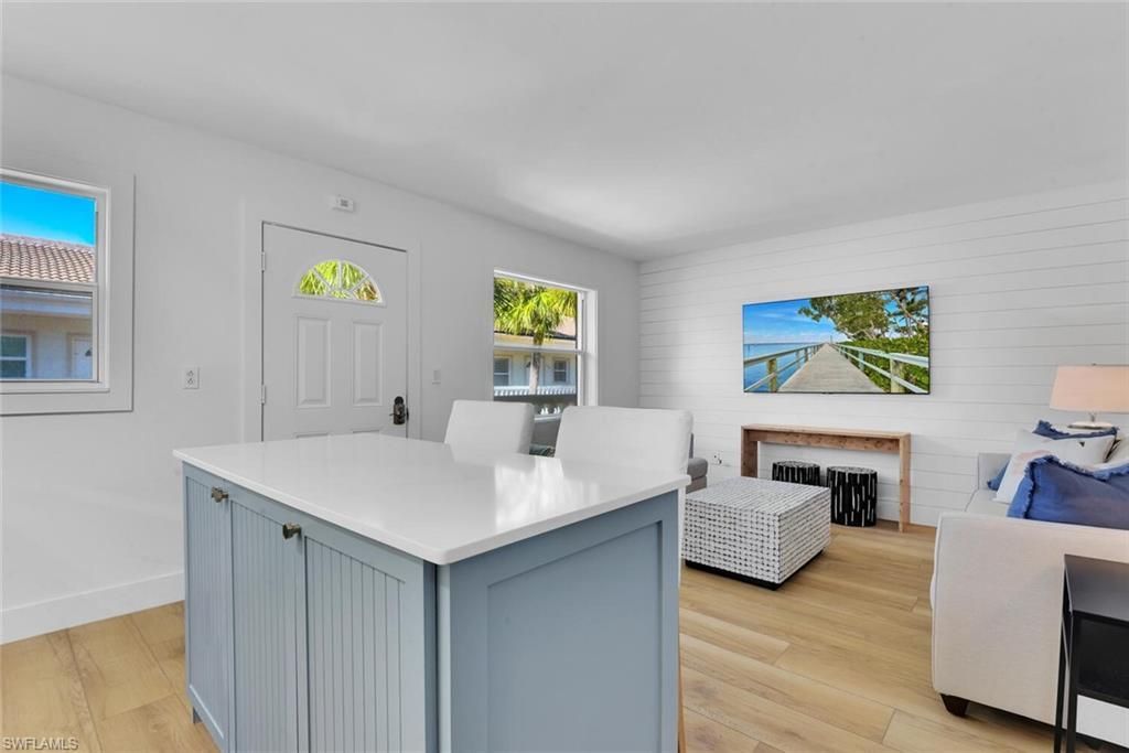 980 7th Ave S, Unit 204, Naples, FL 34102 Photo