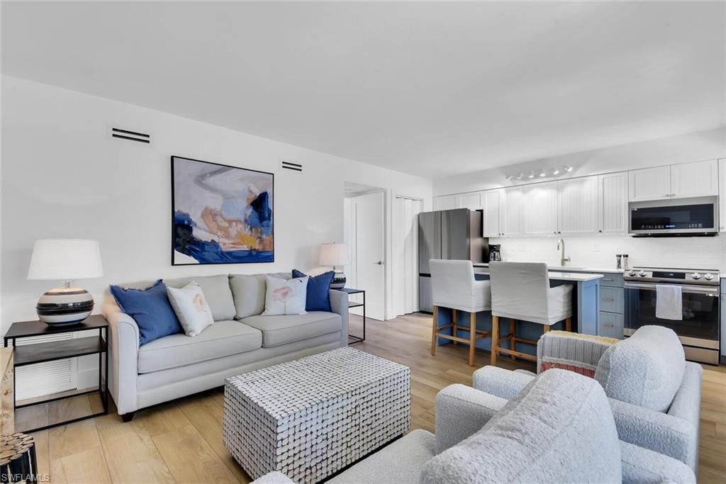 980 7th Ave S, Unit 204, Naples, FL 34102 Photo