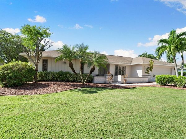 864 South Town And River Dr, Fort Myers, FL 33919
