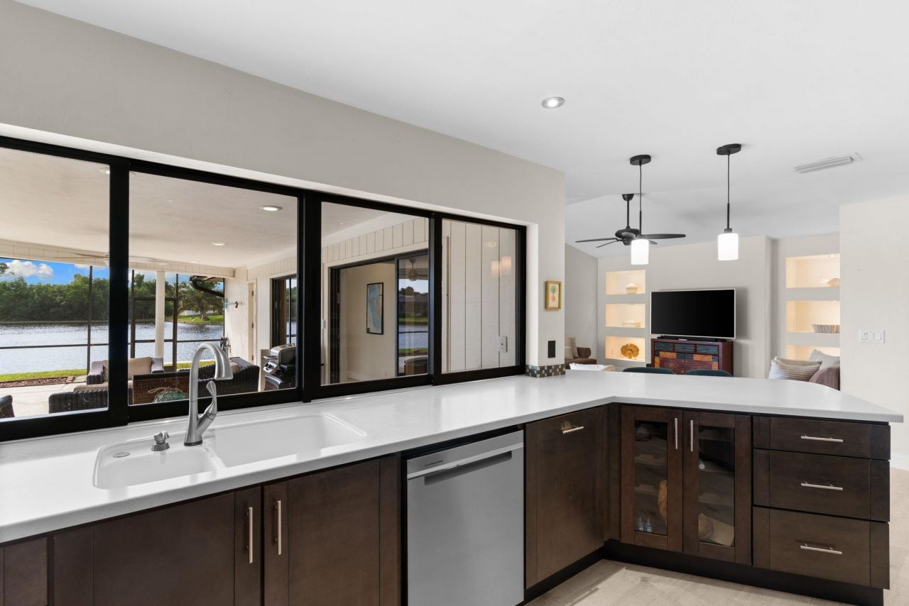 864 South Town And River Dr, Fort Myers, FL 33919 Photo