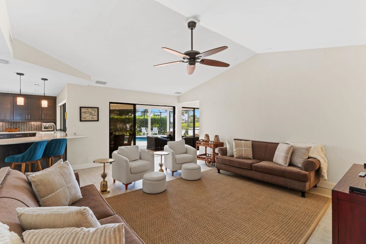 864 South Town And River Dr, Fort Myers, FL 33919 Photo