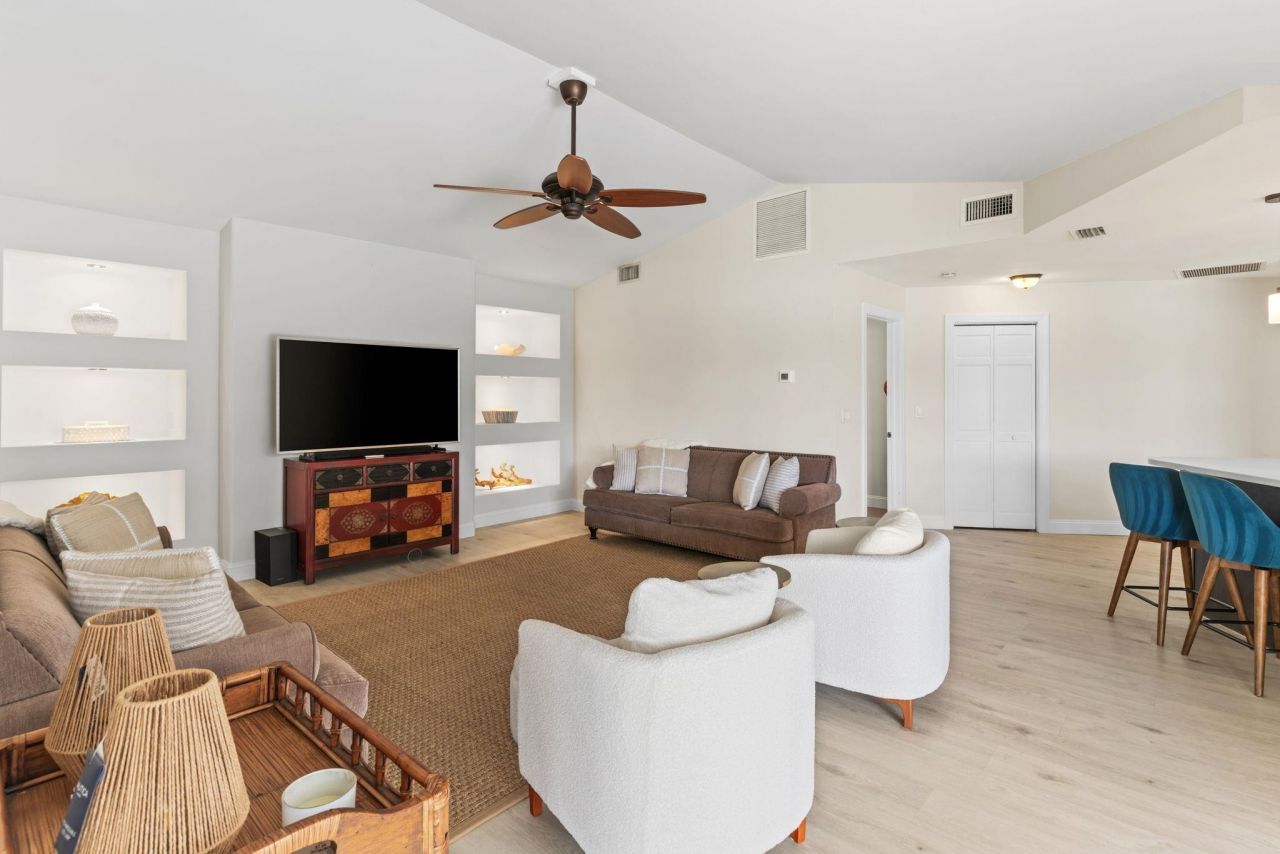 864 South Town And River Dr, Fort Myers, FL 33919 Photo