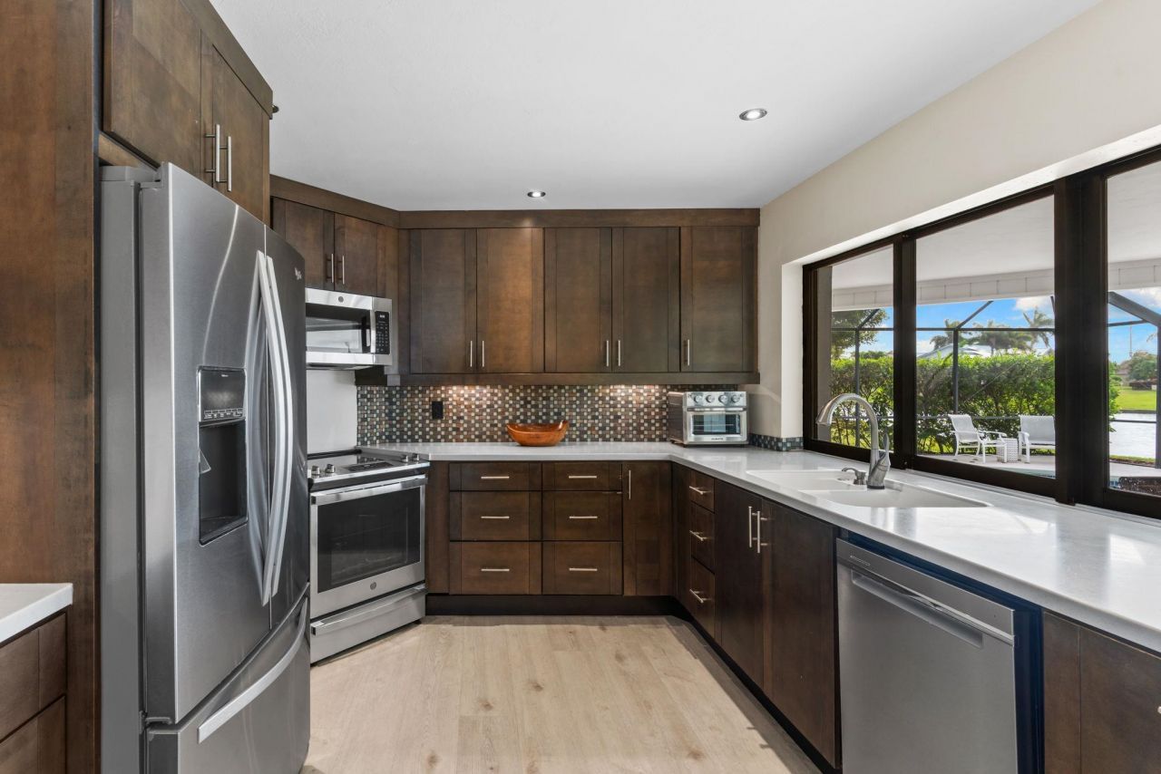 864 South Town And River Dr, Fort Myers, FL 33919 Photo