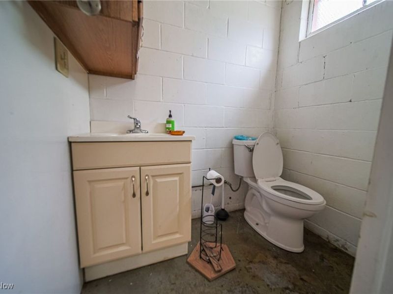 229 2nd Street, West Farmington, OH 44491 Photo 14