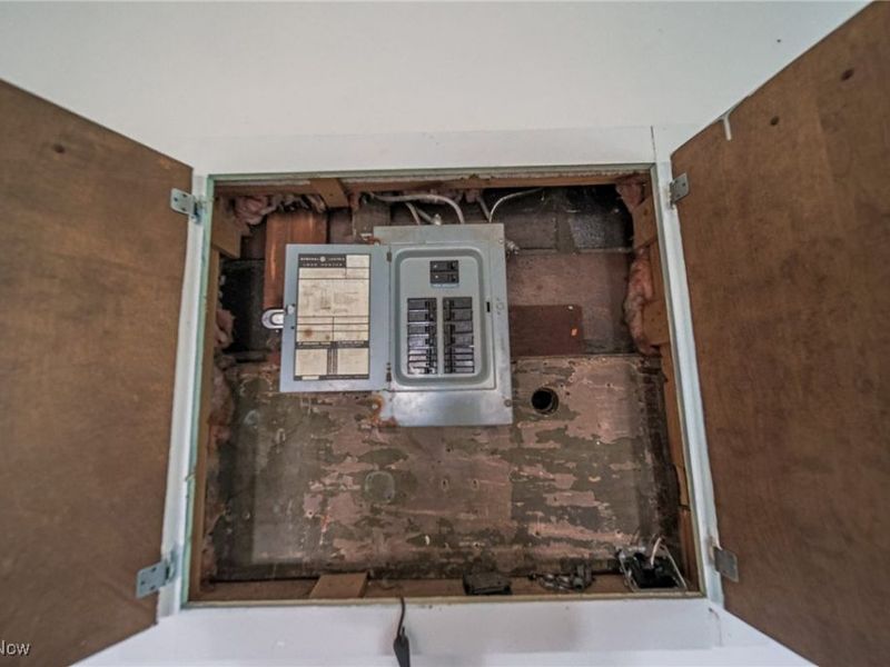 229 2nd Street, West Farmington, OH 44491 Photo 16