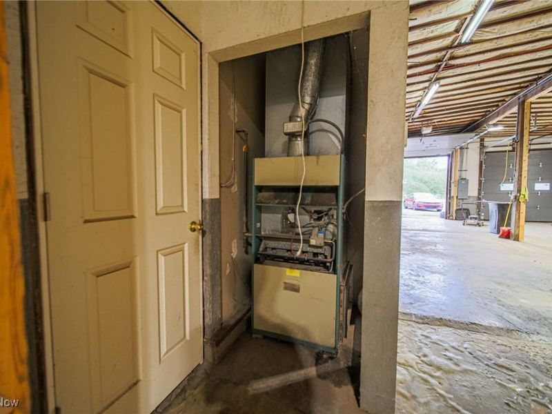 229 2nd Street, West Farmington, OH 44491 Photo 20