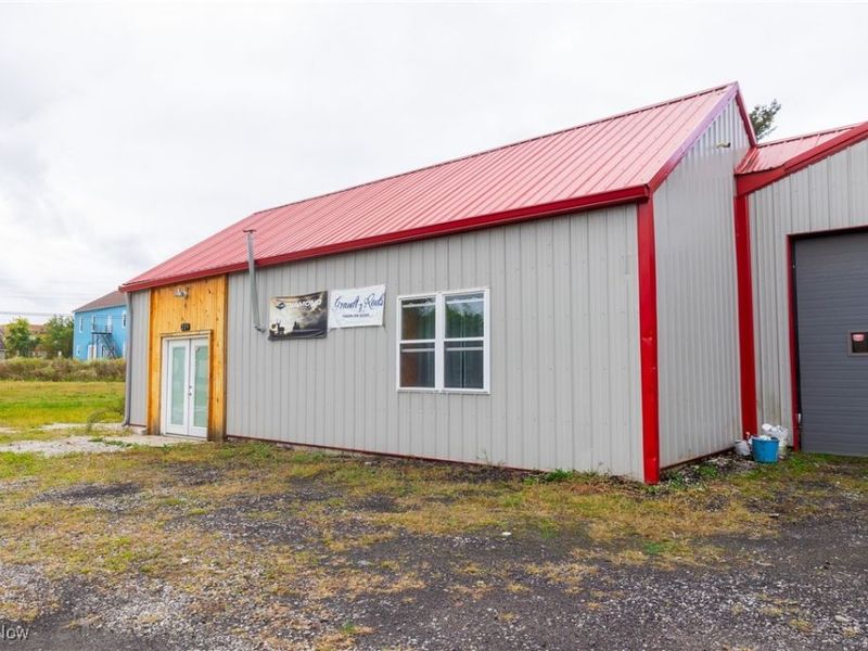 229 2nd Street, West Farmington, OH 44491 Photo 4