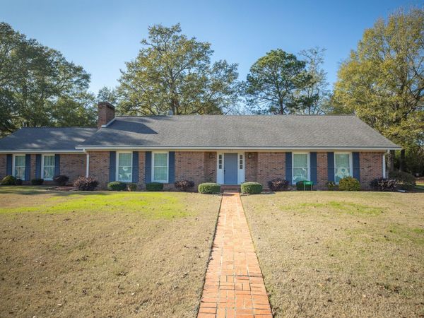 389 Mapleview Rd, West Point, MS 39773