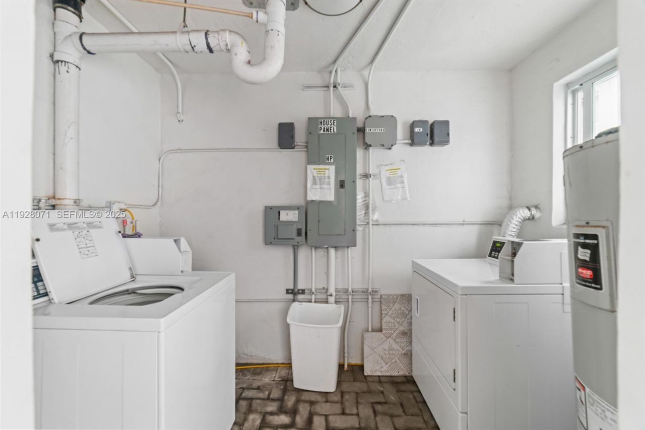 3755 NE 167th St, Unit 34, North Miami Beach, FL 33160 Photo