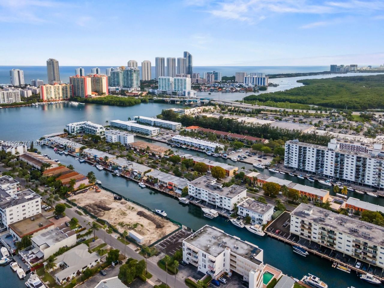 3755 NE 167th St, Unit 34, North Miami Beach, FL 33160 Photo