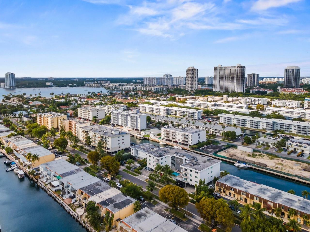 3755 NE 167th St, Unit 34, North Miami Beach, FL 33160 Photo