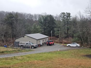 82 Red Oak Drive, Albright, WV 26519