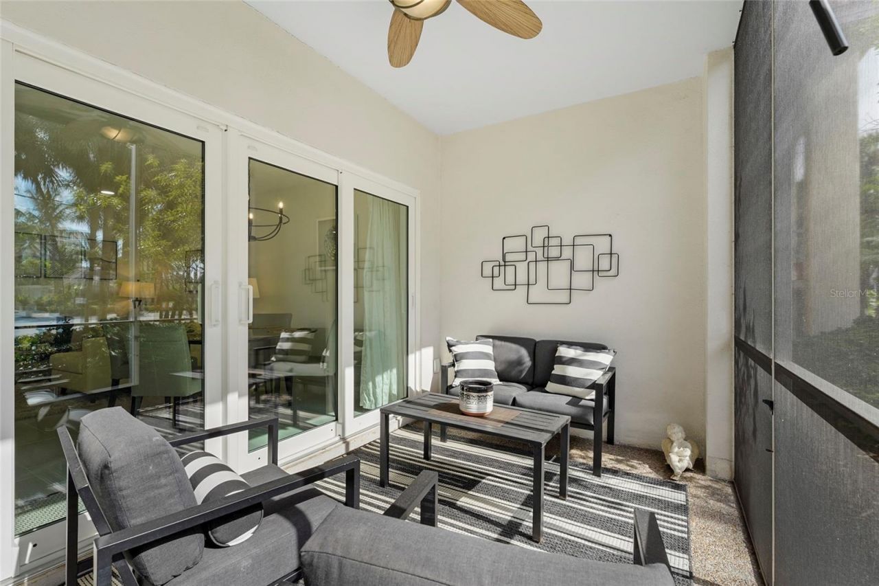 137 Avenida Messina, Unit 2, Sarasota, FL 34242 Photo