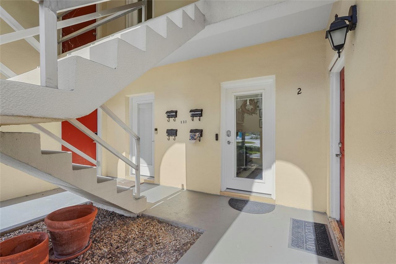 137 Avenida Messina, Unit 2, Sarasota, FL 34242 Photo