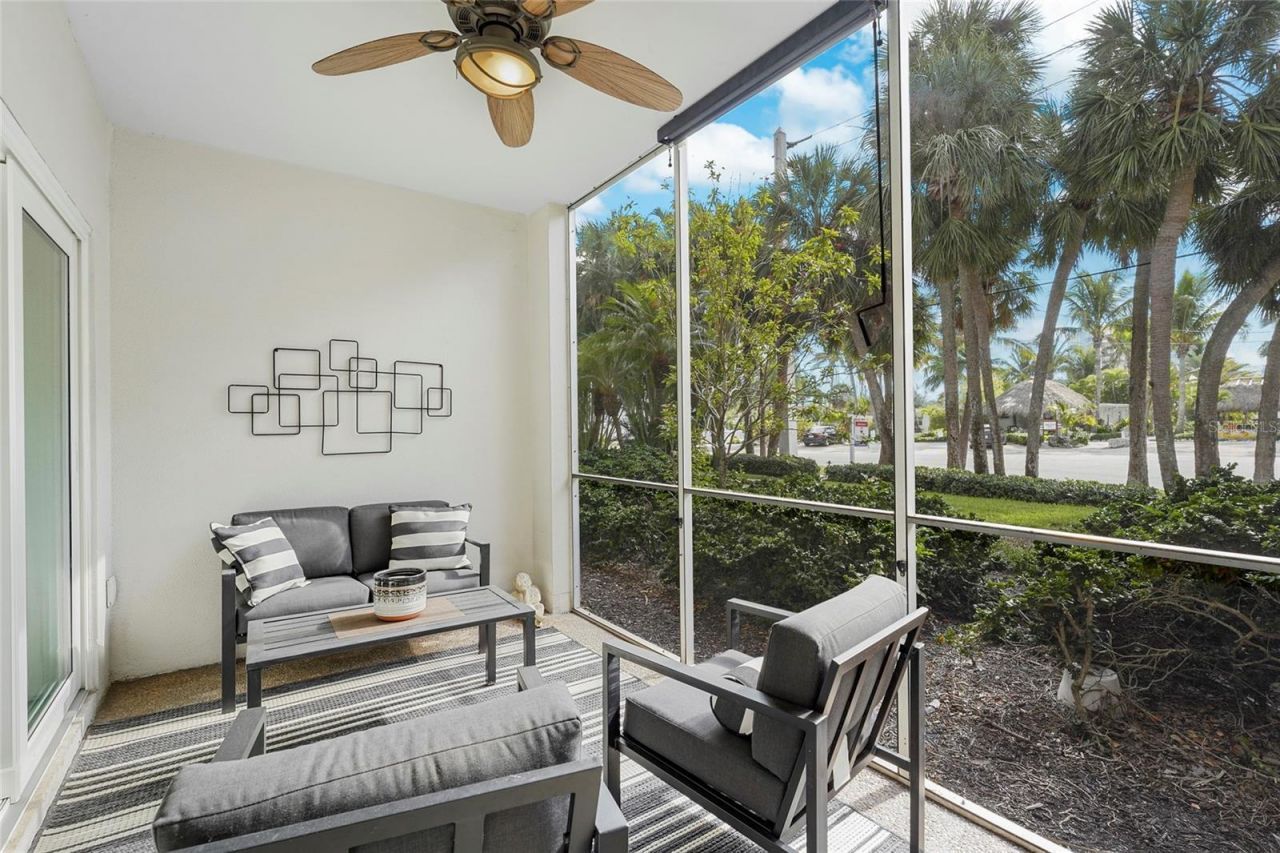 137 Avenida Messina, Unit 2, Sarasota, FL 34242 Photo