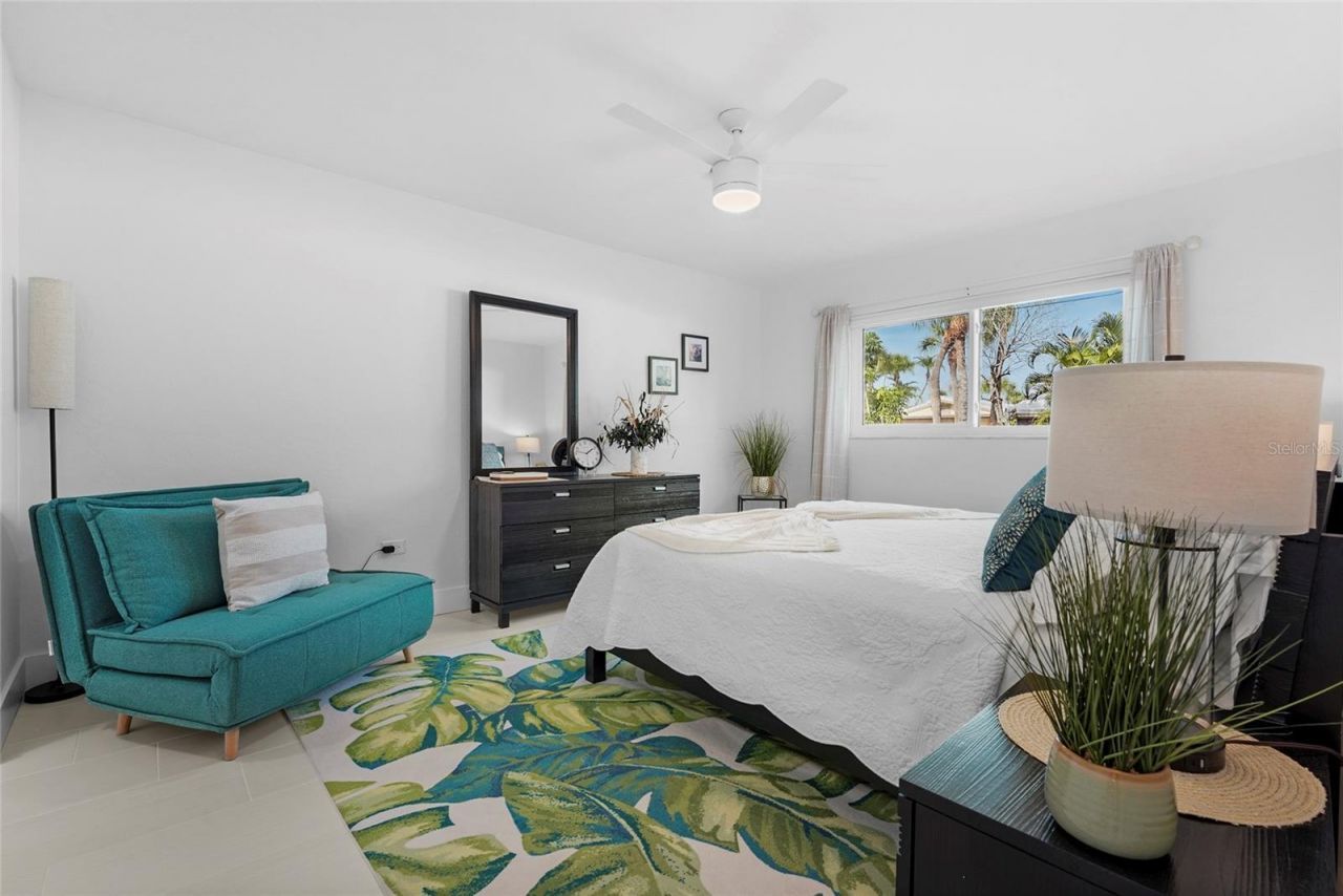 137 Avenida Messina, Unit 2, Sarasota, FL 34242 Photo