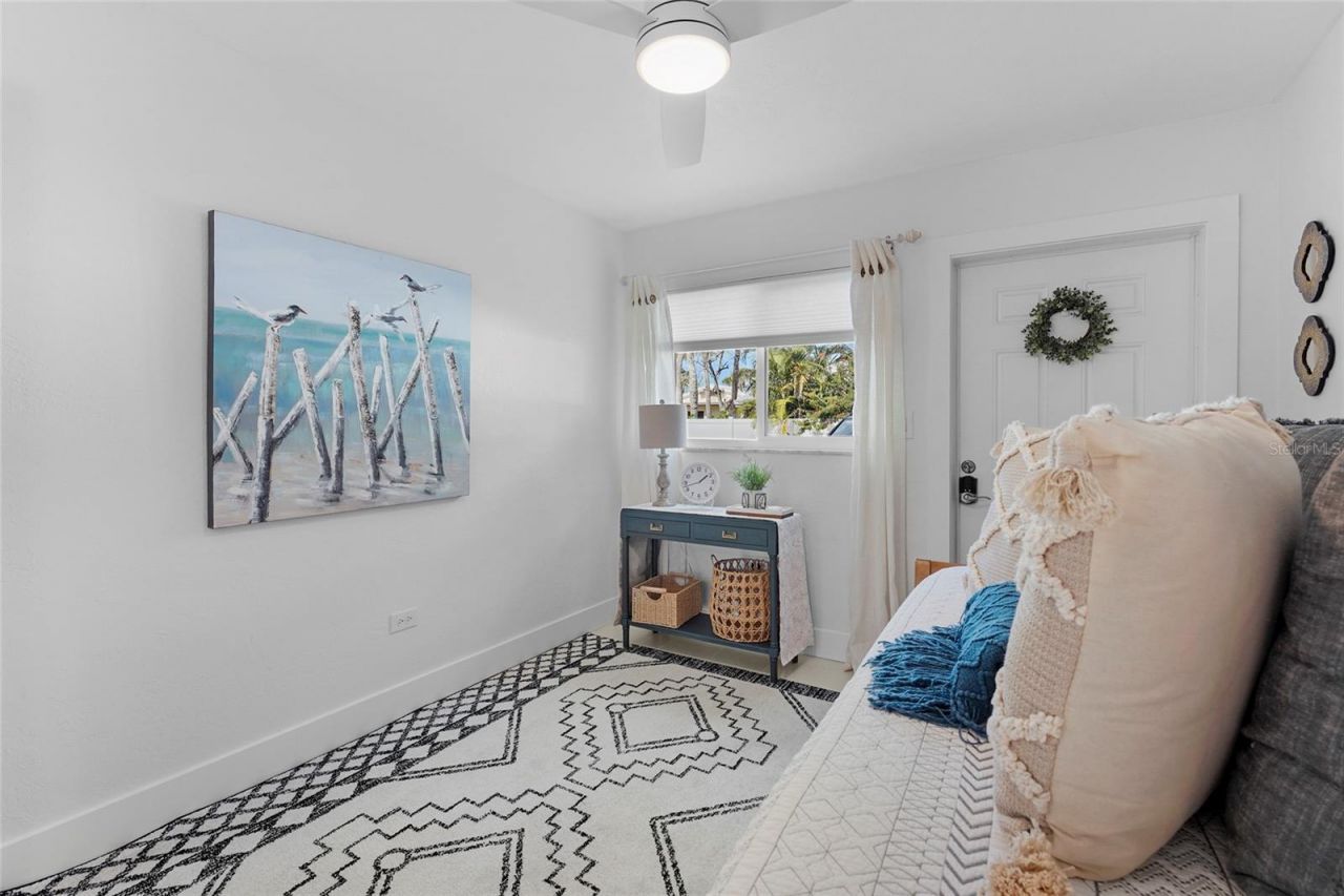 137 Avenida Messina, Unit 2, Sarasota, FL 34242 Photo