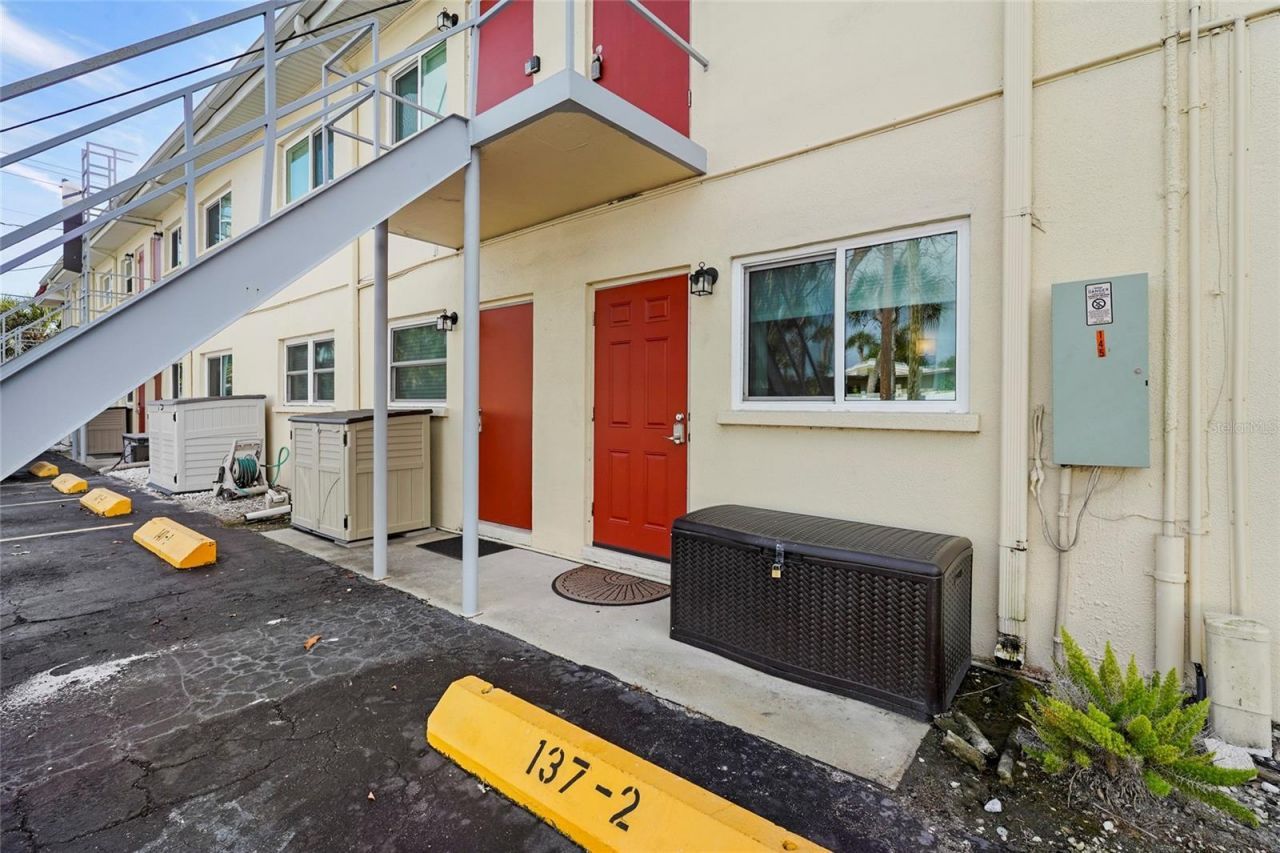 137 Avenida Messina, Unit 2, Sarasota, FL 34242 Photo