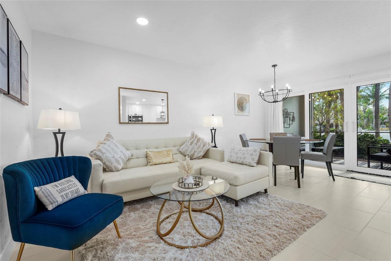 137 Avenida Messina, Unit 2, Sarasota, FL 34242 Photo