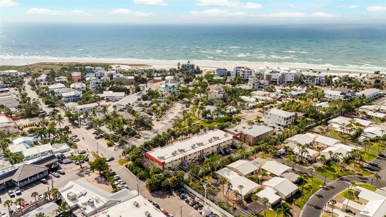 137 Avenida Messina, Unit 2, Sarasota, FL 34242 Photo