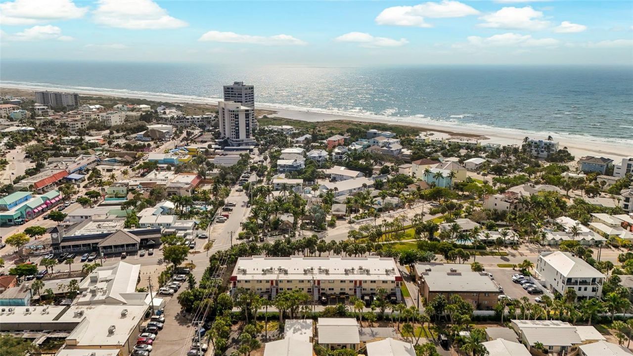 137 Avenida Messina, Unit 2, Sarasota, FL 34242 Photo