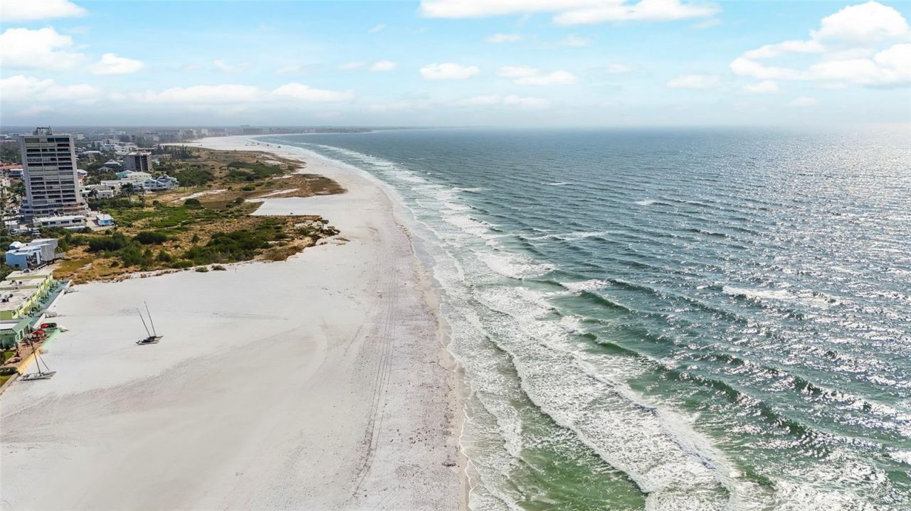 137 Avenida Messina, Unit 2, Sarasota, FL 34242 Photo