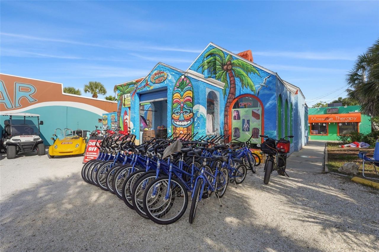 137 Avenida Messina, Unit 2, Sarasota, FL 34242 Photo