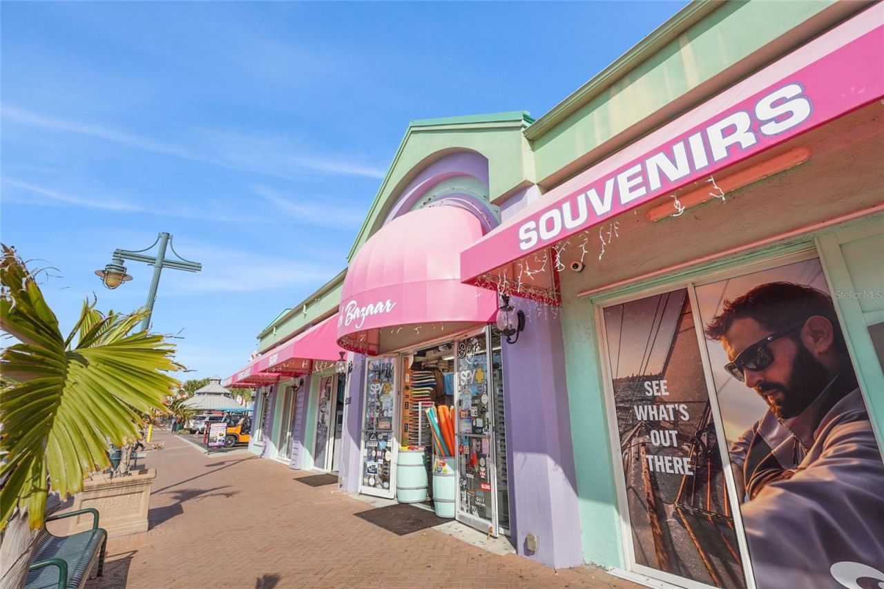 137 Avenida Messina, Unit 2, Sarasota, FL 34242 Photo