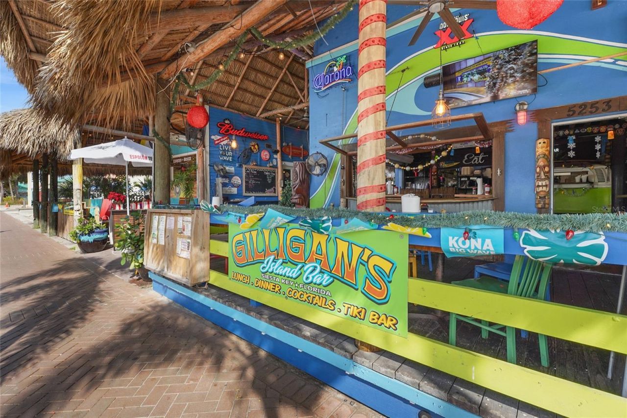 137 Avenida Messina, Unit 2, Sarasota, FL 34242 Photo