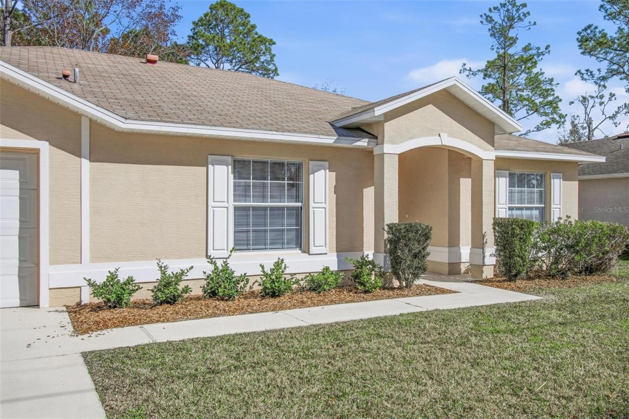 15 Pineland Lane, Palm Coast, FL 32164 Main Photo