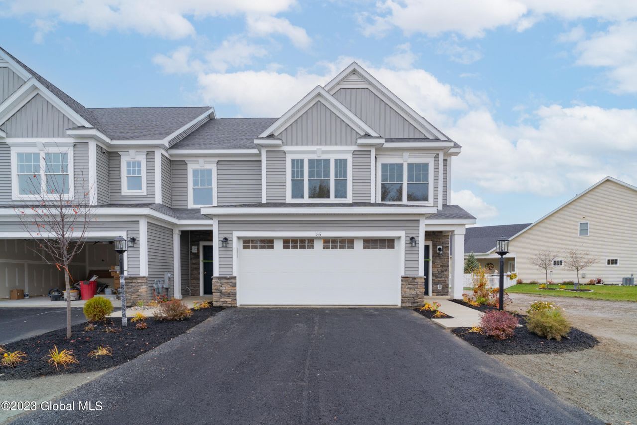 16 Priddle Lane, Latham, NY 12110 Main Photo