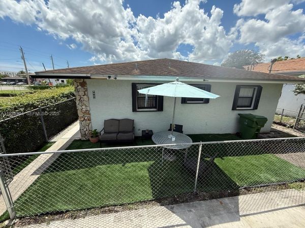 209 NW 7th CT, Unit 1-2, Hallandale Beach, FL 33009