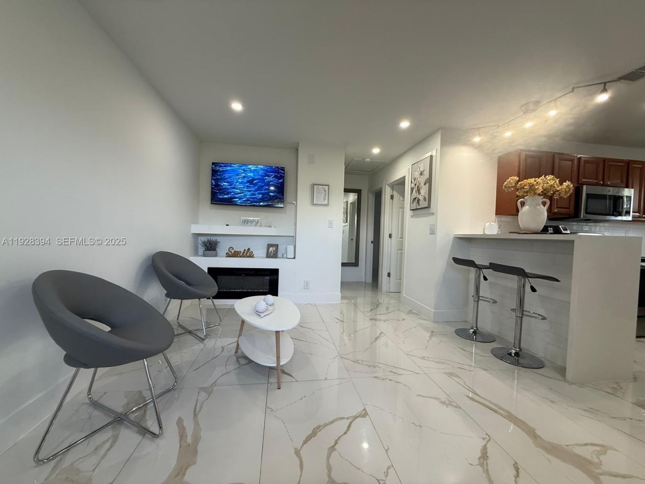 209 NW 7th Ct, Unit 1-2, Hallandale Beach, FL 33009 Photo