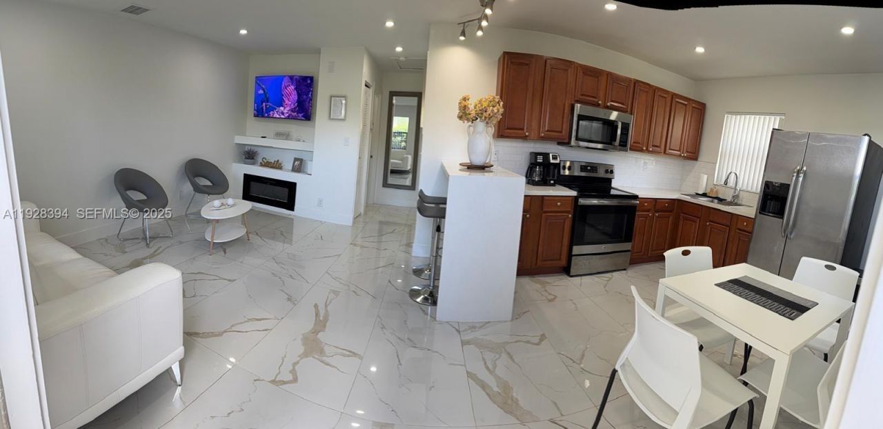 209 NW 7th Ct, Unit 1-2, Hallandale Beach, FL 33009 Photo